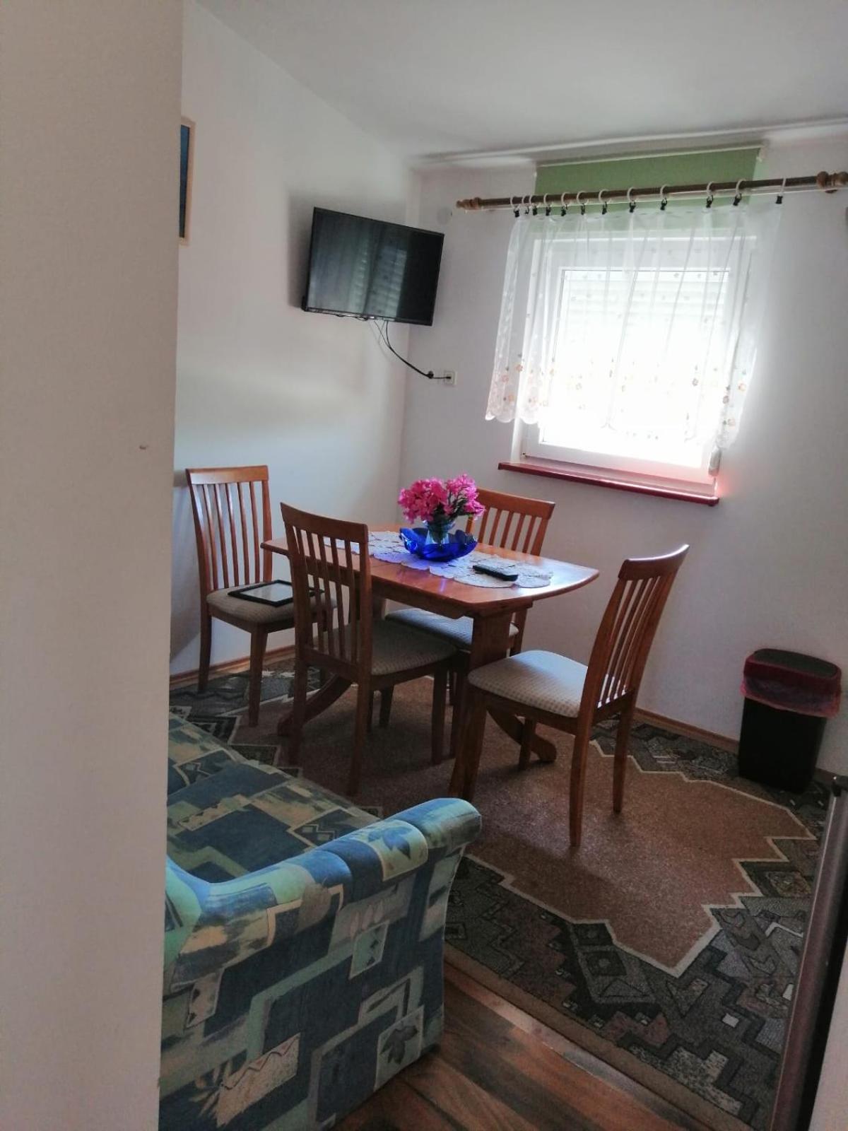 Apartmani Trupeljak Мандре Екстер'єр фото