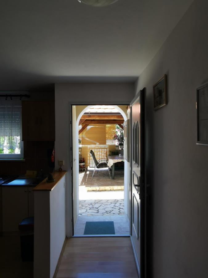 Apartmani Trupeljak Мандре Екстер'єр фото