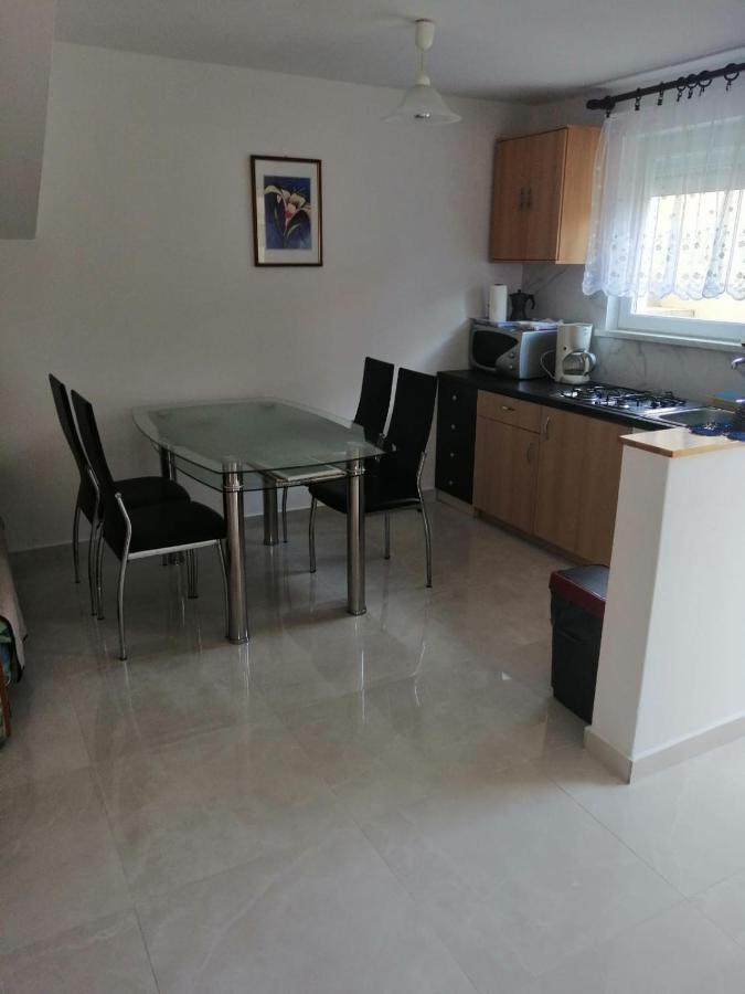 Apartmani Trupeljak Мандре Екстер'єр фото
