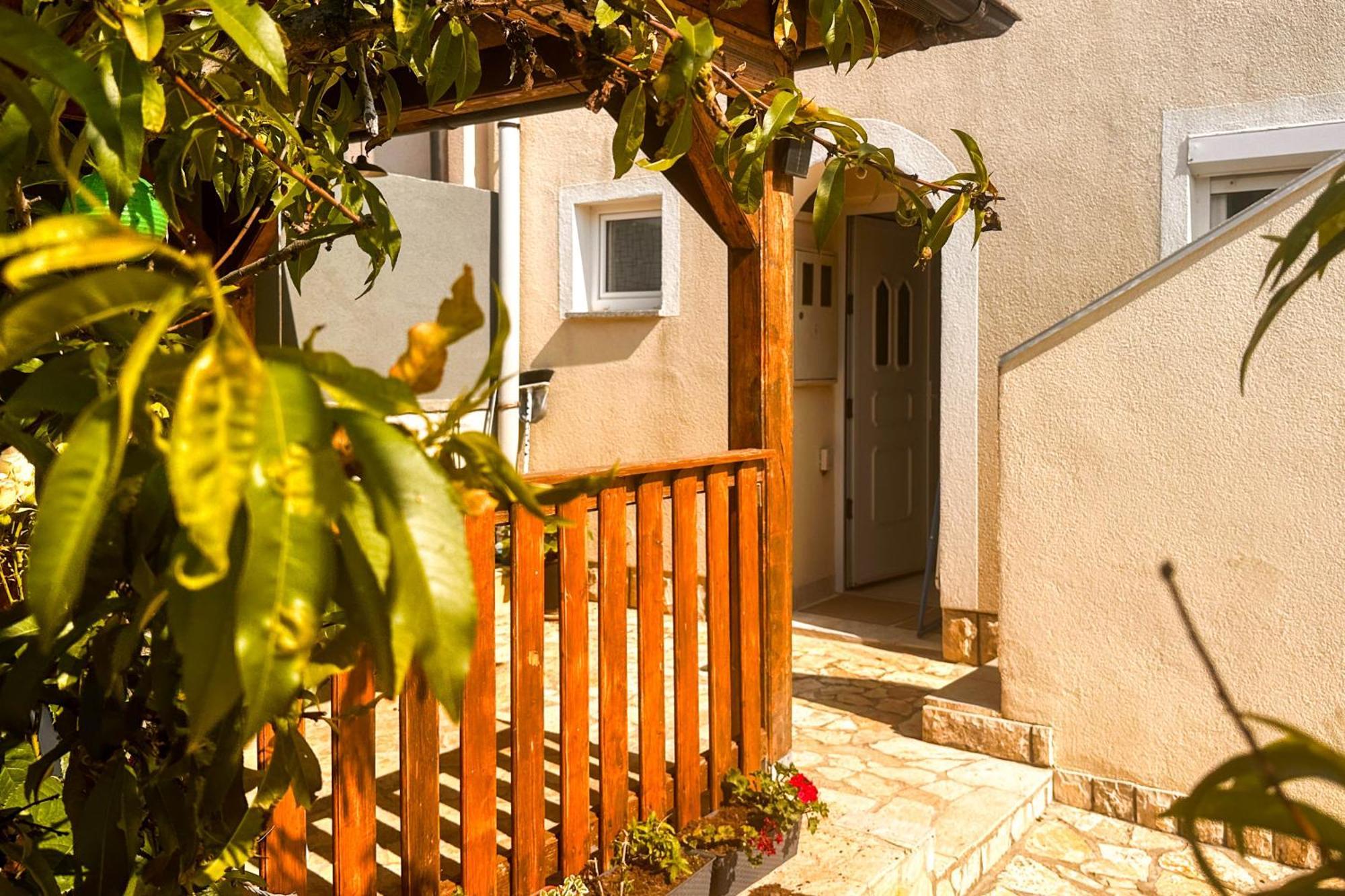 Apartmani Trupeljak Мандре Екстер'єр фото
